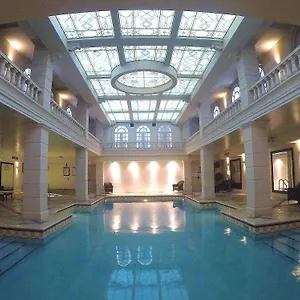 Hotel Grand &